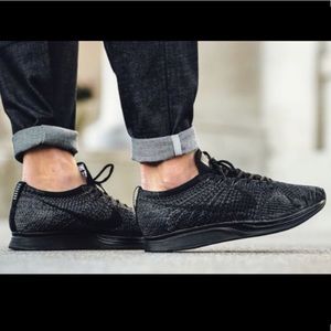 Nike Flyknit Racer Unisex Triple OG Black